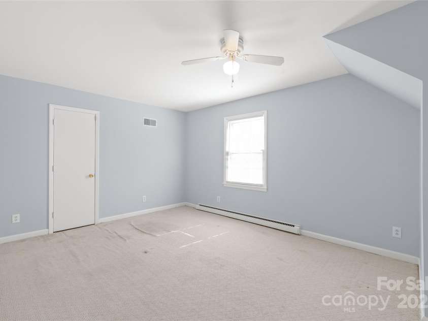 6626 Somersworth Drive, Charlotte, NC 28215.  MLS# CAR4231700, YatesRealty ID 11508. 