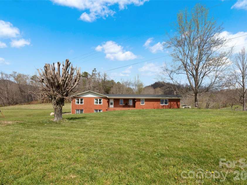17 Boyd Cove Road, Leicester, NC 28748.  MLS# CAR4368244, YatesRealty ID 11509. 