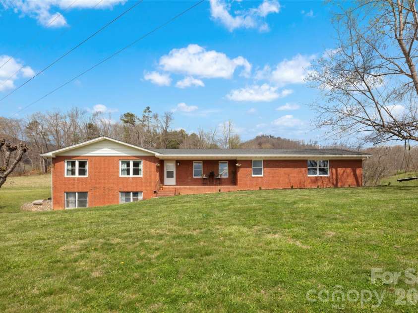 17 Boyd Cove Road, Leicester, NC 28748.  MLS# CAR4368244, YatesRealty ID 11509. 