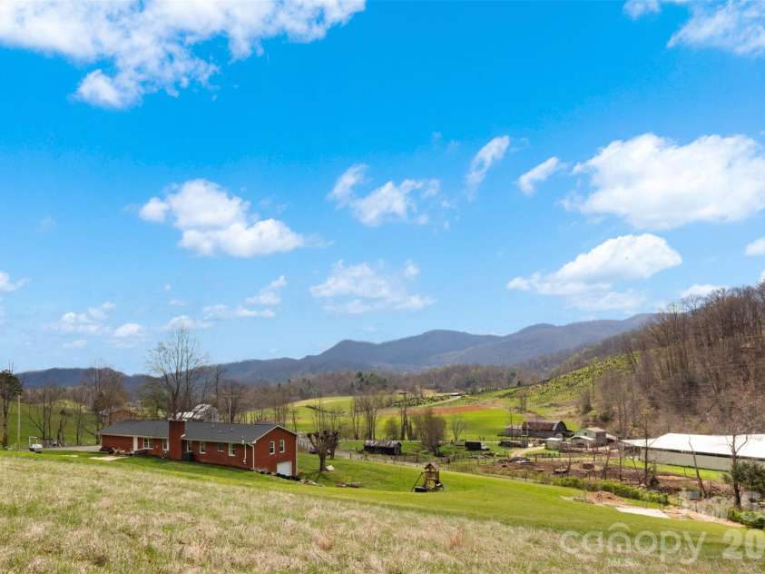 17 Boyd Cove Road, Leicester, NC 28748.  MLS# CAR4368244, YatesRealty ID 11509. 