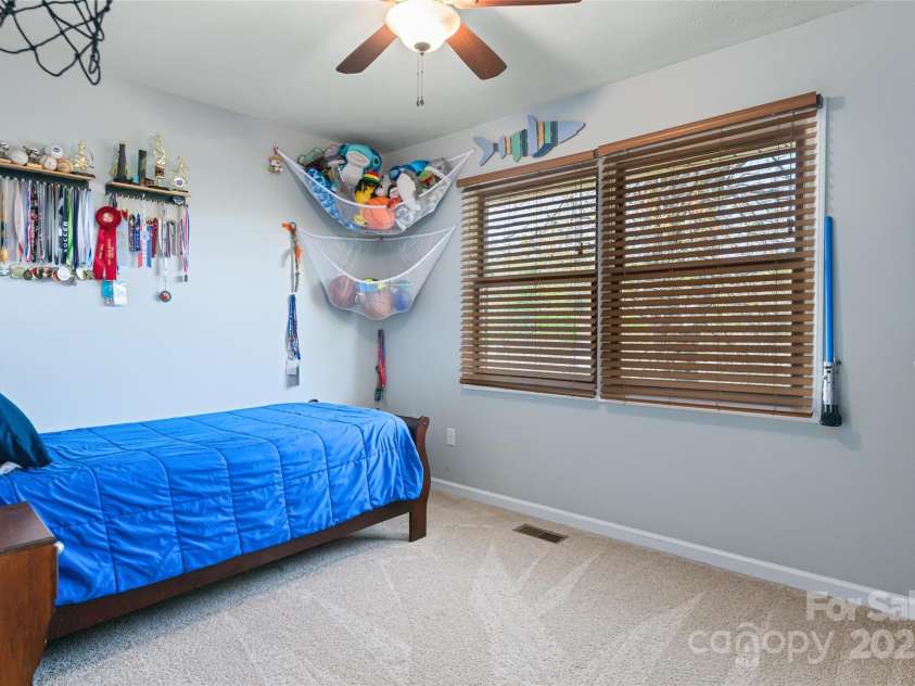 77 Roberts Ridge Drive, Etowah, NC 28729.  MLS# CAR4241039, YatesRealty ID 11510. 
