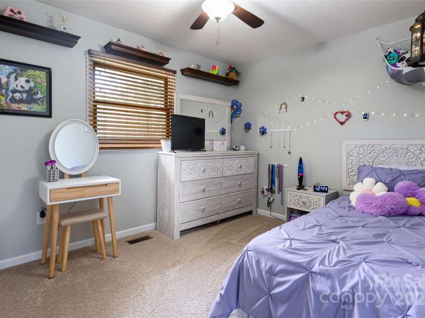 77 Roberts Ridge Drive, Etowah, NC 28729.  MLS# CAR4241039, YatesRealty ID 11510. 
