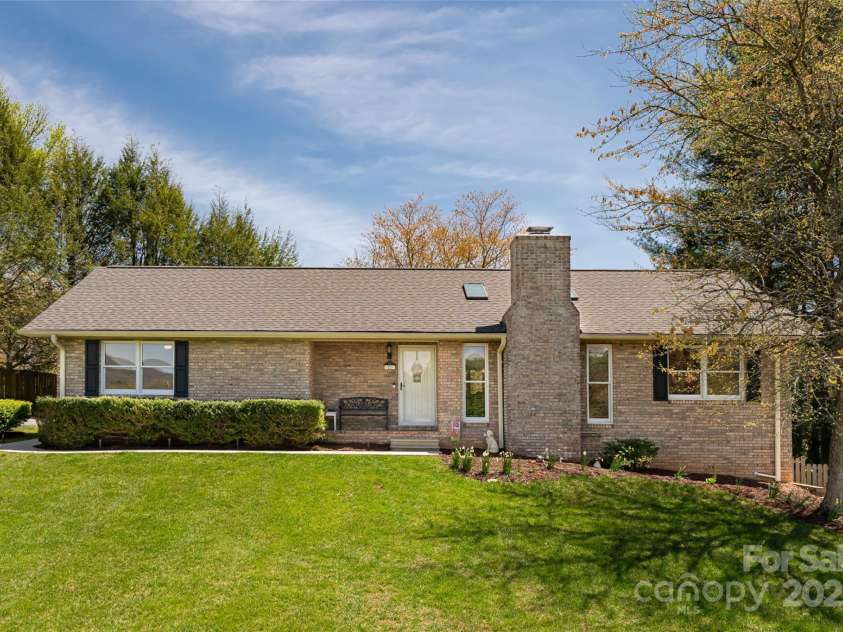 77 Roberts Ridge Drive, Etowah, NC 28729.  MLS# CAR4241039, YatesRealty ID 11510. Front view