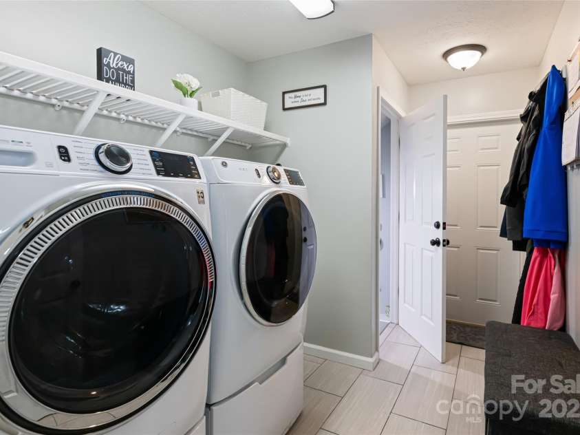 77 Roberts Ridge Drive, Etowah, NC 28729.  MLS# CAR4241039, YatesRealty ID 11510. Laundry room