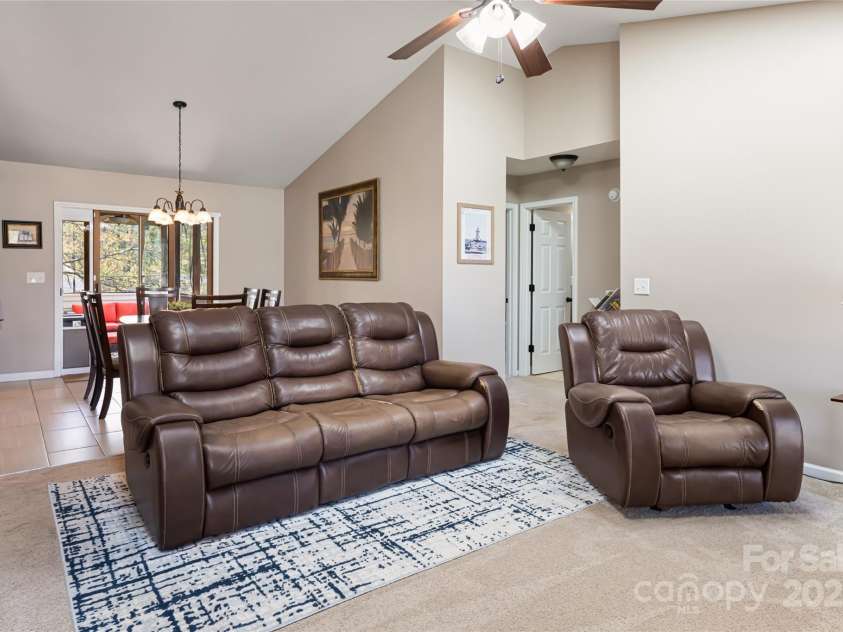 77 Roberts Ridge Drive, Etowah, NC 28729.  MLS# CAR4241039, YatesRealty ID 11510. Living room