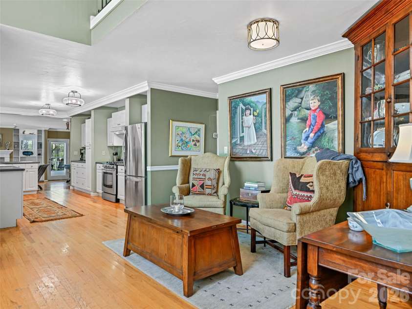 18 Thousand Oaks Boulevard, Fairview, NC 28730.  MLS# CAR4368381, YatesRealty ID 11511. 