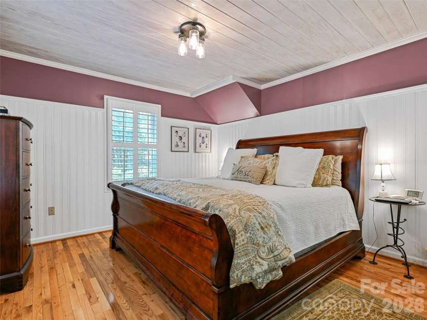 18 Thousand Oaks Boulevard, Fairview, NC 28730.  MLS# CAR4368381, YatesRealty ID 11511. 