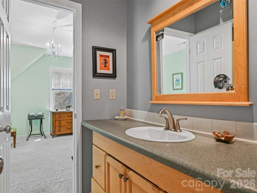 18 Thousand Oaks Boulevard, Fairview, NC 28730.  MLS# CAR4368381, YatesRealty ID 11511. 