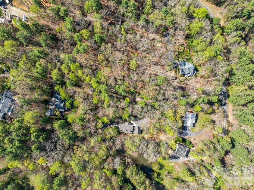 18 Thousand Oaks Boulevard, Fairview, NC 28730.  MLS# CAR4368381, YatesRealty ID 11511. 