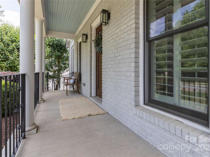 1517 Waverly Avenue, Charlotte, NC 28203.  MLS# CAR4252735, YatesRealty ID 11512. Covered front porch.