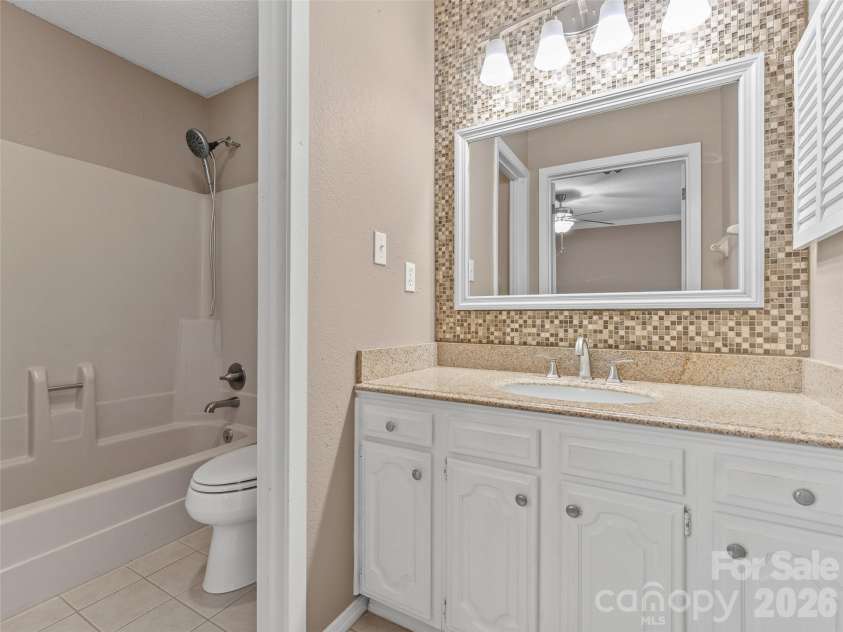 29 Reynolda Drive, Asheville, NC 28803.  MLS# CAR4368565, YatesRealty ID 11512. 