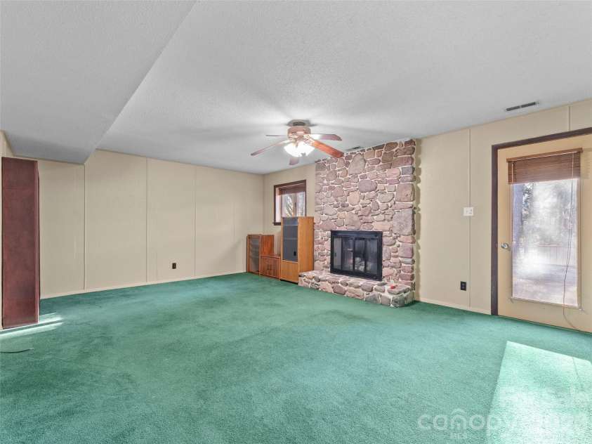 29 Reynolda Drive, Asheville, NC 28803.  MLS# CAR4368565, YatesRealty ID 11512. 