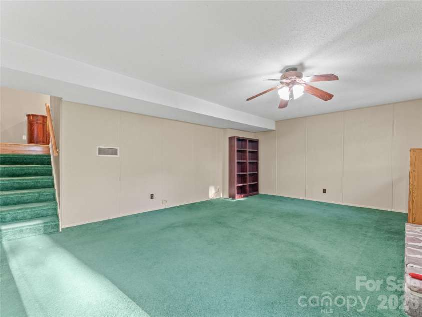29 Reynolda Drive, Asheville, NC 28803.  MLS# CAR4368565, YatesRealty ID 11512. 