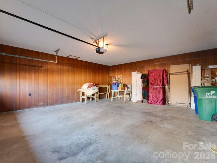 29 Reynolda Drive, Asheville, NC 28803.  MLS# CAR4368565, YatesRealty ID 11512. 