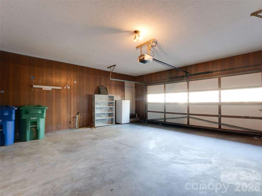 29 Reynolda Drive, Asheville, NC 28803.  MLS# CAR4368565, YatesRealty ID 11512. 