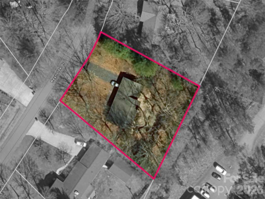 29 Reynolda Drive, Asheville, NC 28803.  MLS# CAR4368565, YatesRealty ID 11512. 
