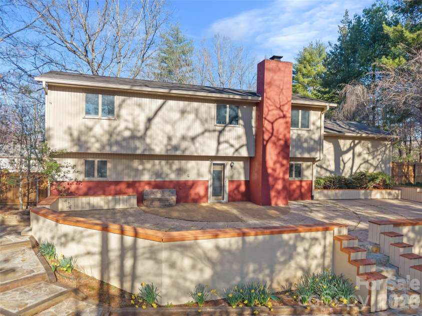 29 Reynolda Drive, Asheville, NC 28803.  MLS# CAR4368565, YatesRealty ID 11512. 