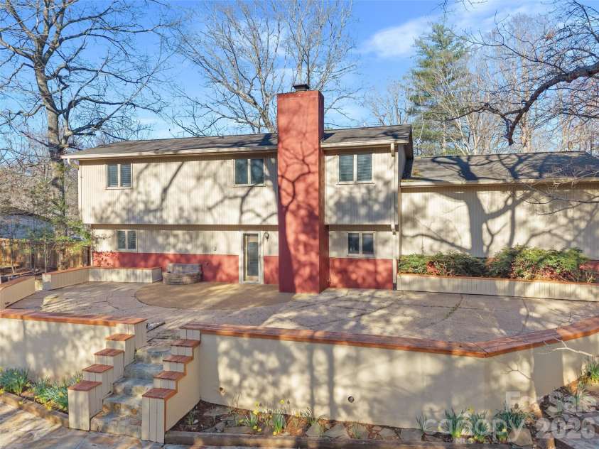 29 Reynolda Drive, Asheville, NC 28803.  MLS# CAR4368565, YatesRealty ID 11512. 