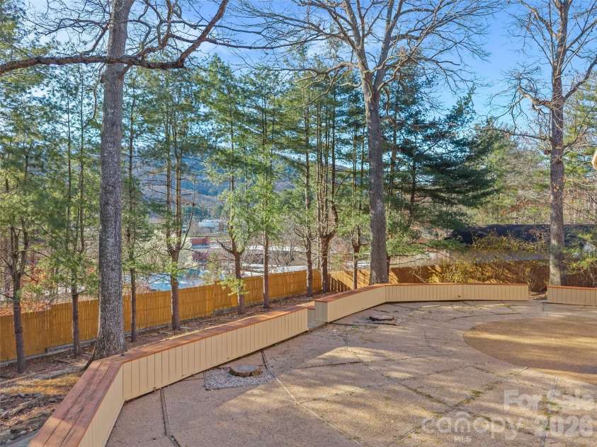 29 Reynolda Drive, Asheville, NC 28803.  MLS# CAR4368565, YatesRealty ID 11512. 
