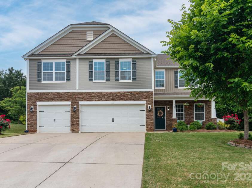 109 Meadow Stream Drive, Mount Holly, NC 28120.  MLS# CAR4254768, YatesRealty ID 11513. 