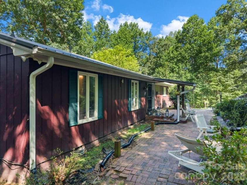 2825 River Road, Columbus, NC 28722.  MLS# CAR4368569, YatesRealty ID 11513. 