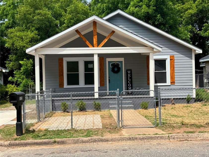 115 Palmer Street, Shelby, NC 28150.  MLS# CAR4143503, YatesRealty ID 11514. 