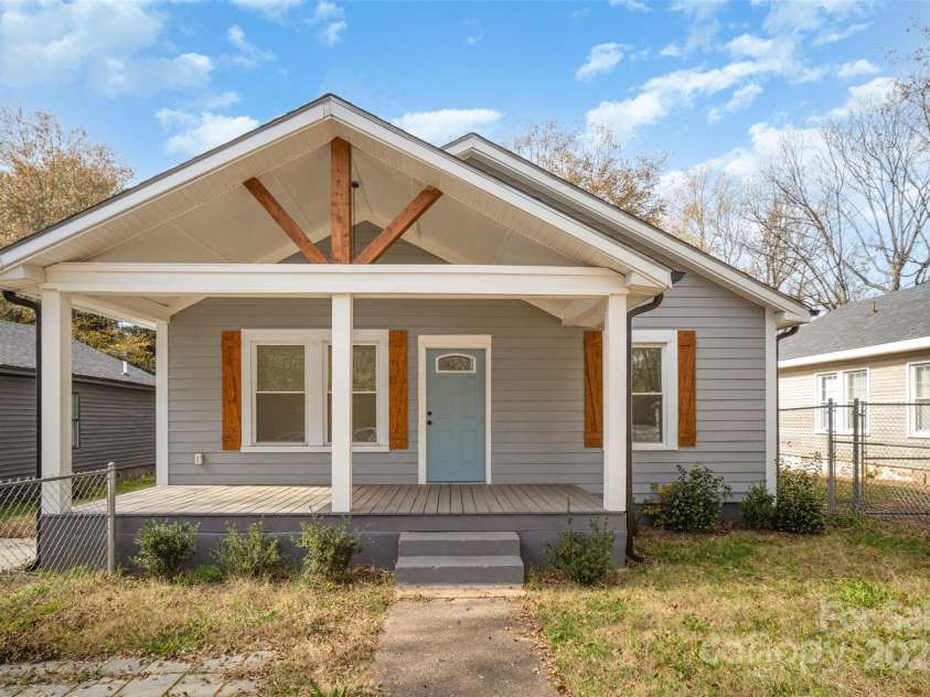 115 Palmer Street, Shelby, NC 28150.  MLS# CAR4322278, YatesRealty ID 11514. 