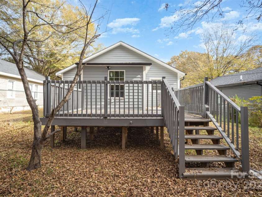 115 Palmer Street, Shelby, NC 28150.  MLS# CAR4322278, YatesRealty ID 11514. Backyard/deck