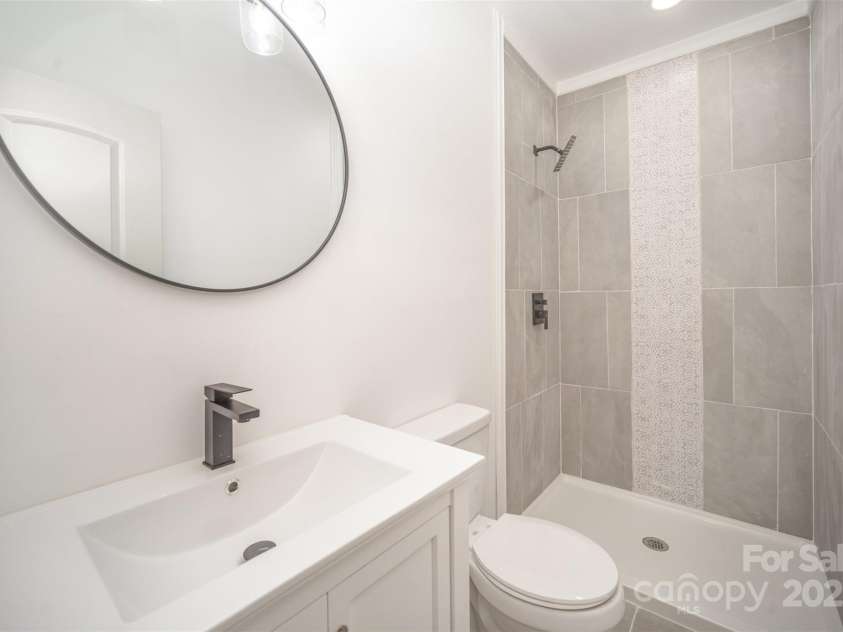 115 Palmer Street, Shelby, NC 28150.  MLS# CAR4322278, YatesRealty ID 11514. Bathroom 2