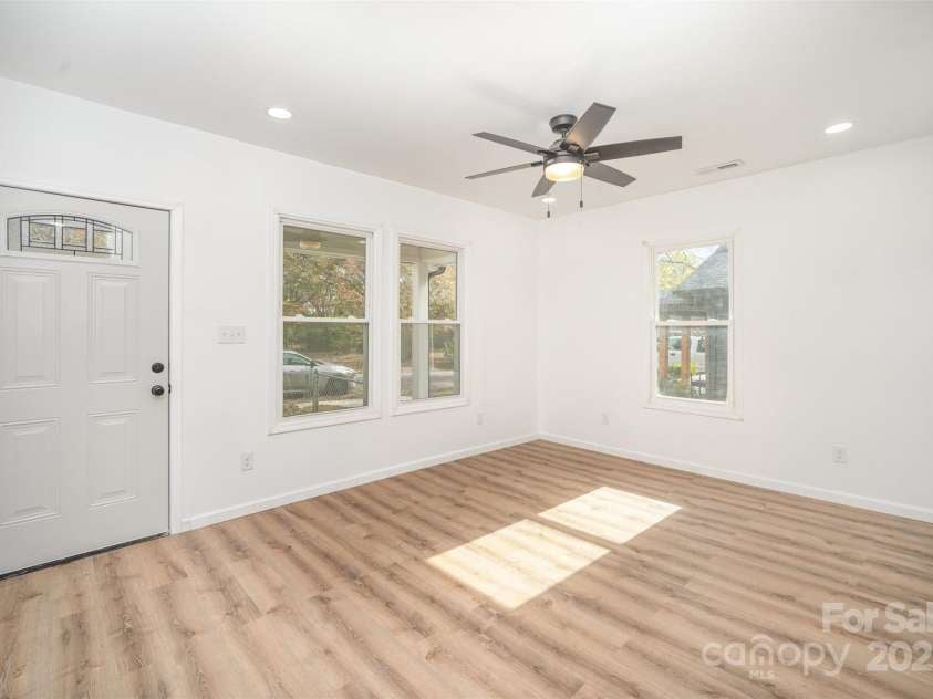 115 Palmer Street, Shelby, NC 28150.  MLS# CAR4322278, YatesRealty ID 11514. Living room