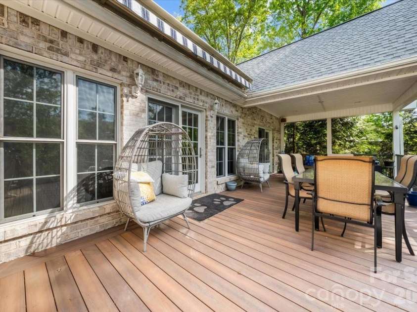 135 Harbor Drive, Lexington, NC 27292.  MLS# CAR4368626, YatesRealty ID 11514. 