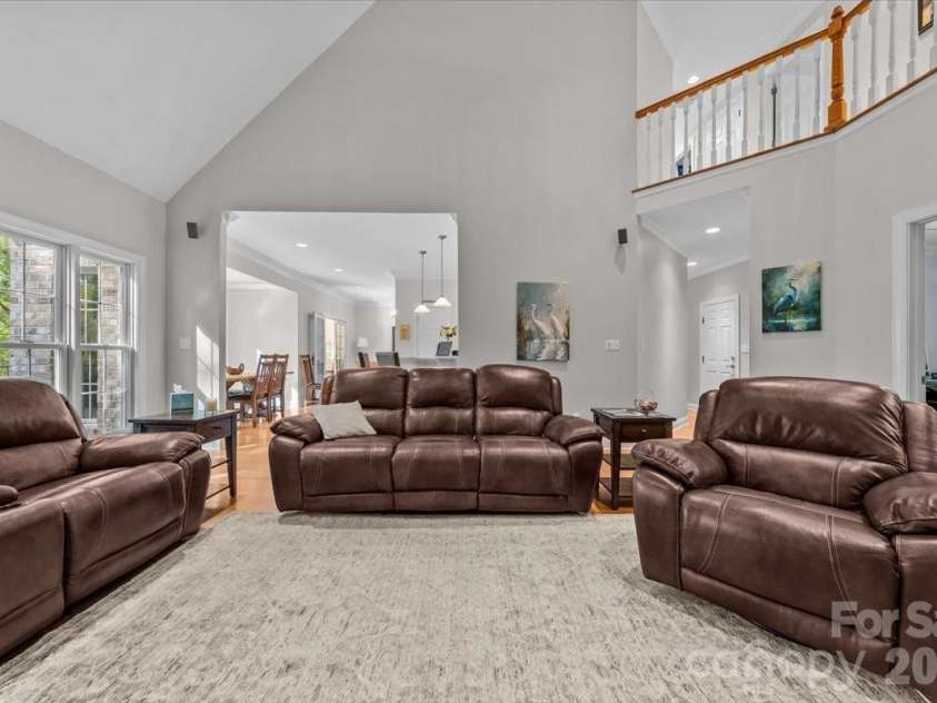 135 Harbor Drive, Lexington, NC 27292.  MLS# CAR4368626, YatesRealty ID 11514. 