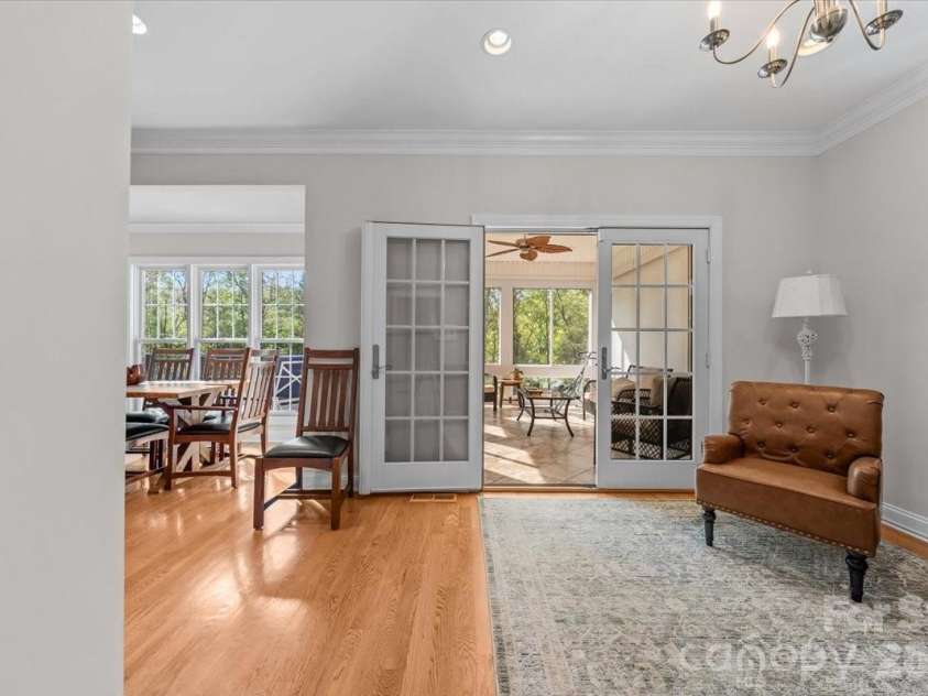 135 Harbor Drive, Lexington, NC 27292.  MLS# CAR4368626, YatesRealty ID 11514. 