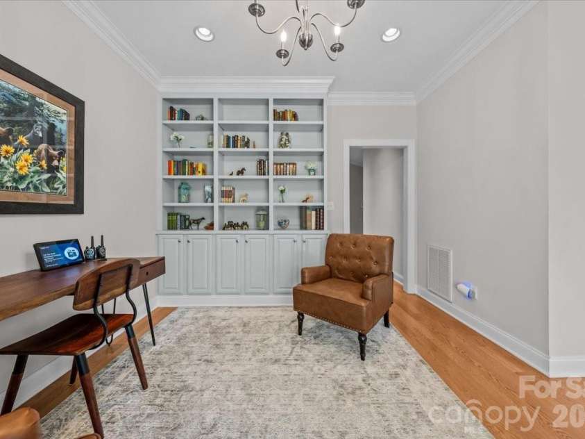 135 Harbor Drive, Lexington, NC 27292.  MLS# CAR4368626, YatesRealty ID 11514. 