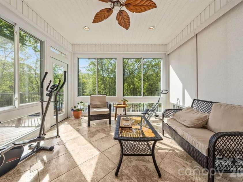 135 Harbor Drive, Lexington, NC 27292.  MLS# CAR4368626, YatesRealty ID 11514. 