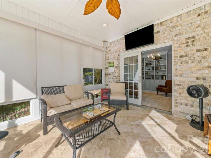 135 Harbor Drive, Lexington, NC 27292.  MLS# CAR4368626, YatesRealty ID 11514. 