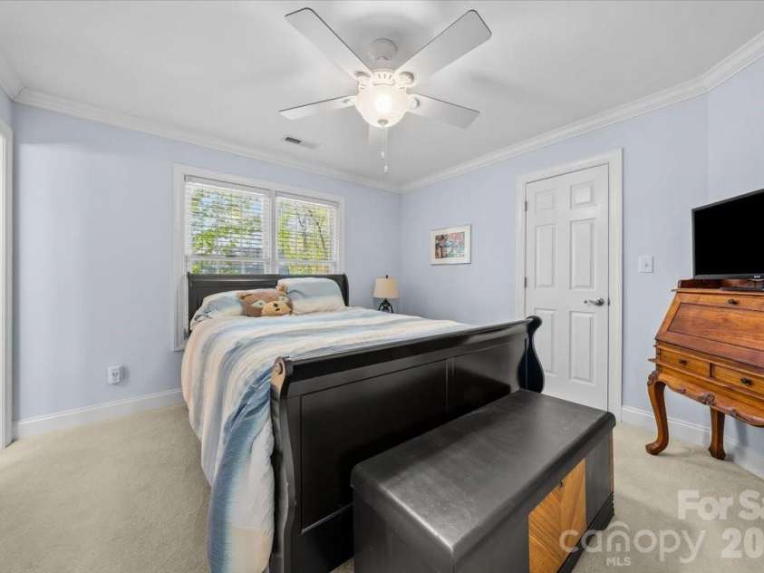 135 Harbor Drive, Lexington, NC 27292.  MLS# CAR4368626, YatesRealty ID 11514. 