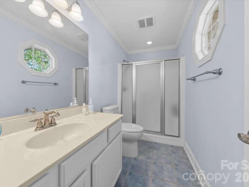 135 Harbor Drive, Lexington, NC 27292.  MLS# CAR4368626, YatesRealty ID 11514. 