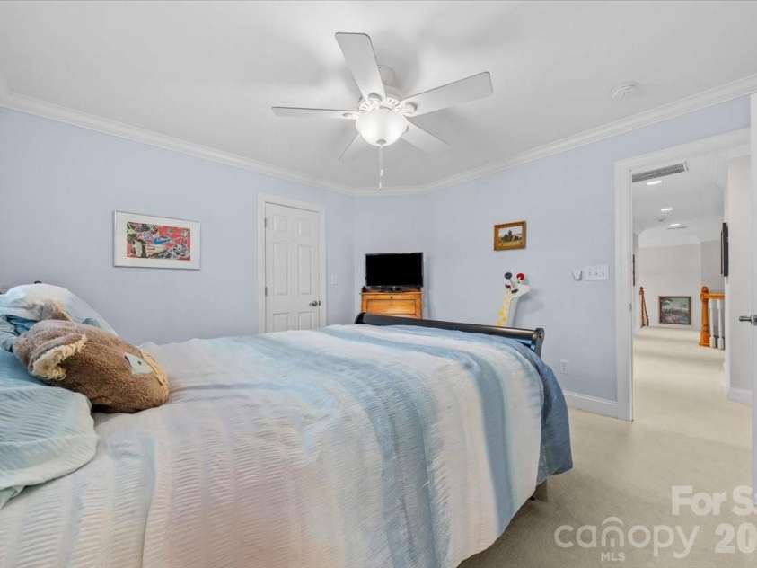 135 Harbor Drive, Lexington, NC 27292.  MLS# CAR4368626, YatesRealty ID 11514. 