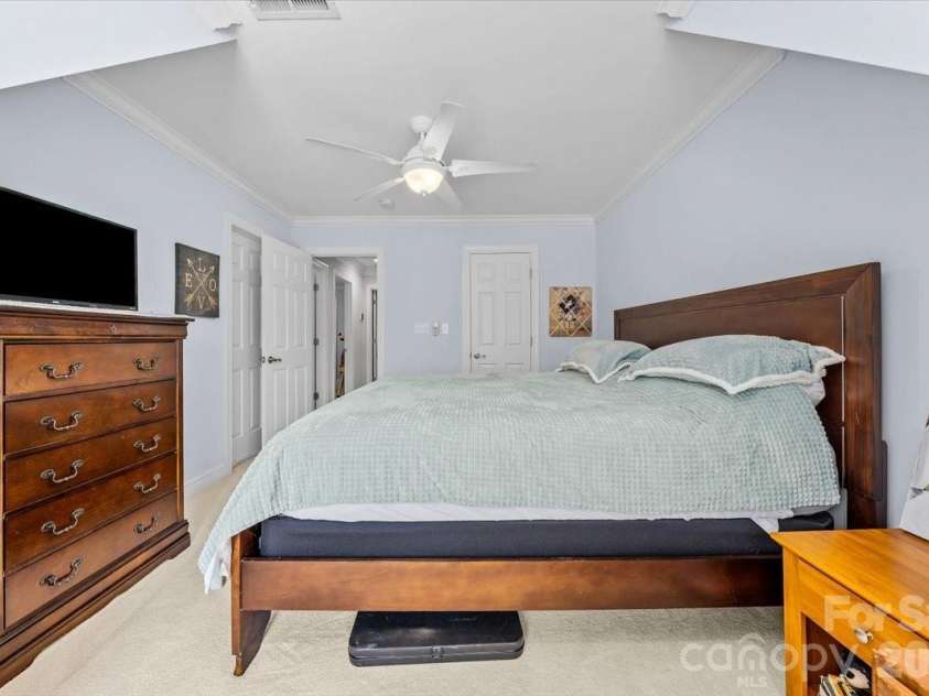 135 Harbor Drive, Lexington, NC 27292.  MLS# CAR4368626, YatesRealty ID 11514. 