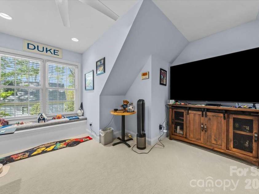 135 Harbor Drive, Lexington, NC 27292.  MLS# CAR4368626, YatesRealty ID 11514. 