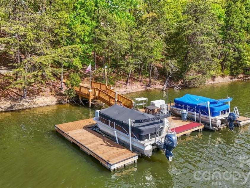 135 Harbor Drive, Lexington, NC 27292.  MLS# CAR4368626, YatesRealty ID 11514. 