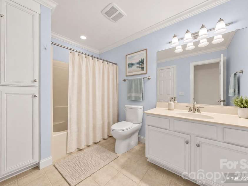 135 Harbor Drive, Lexington, NC 27292.  MLS# CAR4368626, YatesRealty ID 11514. Virtually staged