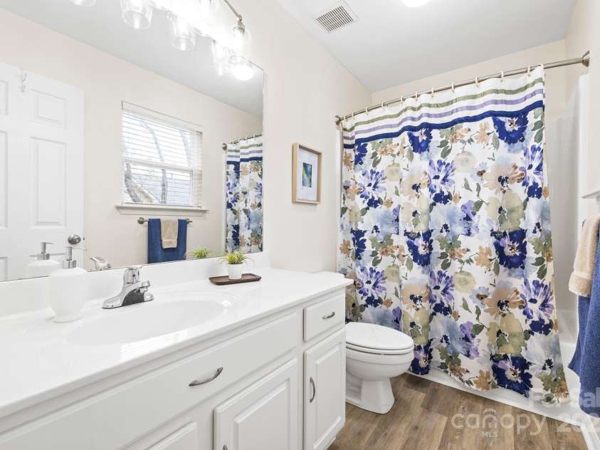 3414 Chagall Court, Charlotte, NC 28205.  MLS# CAR4242832, YatesRealty ID 11515. Beautiful Ensuite 2