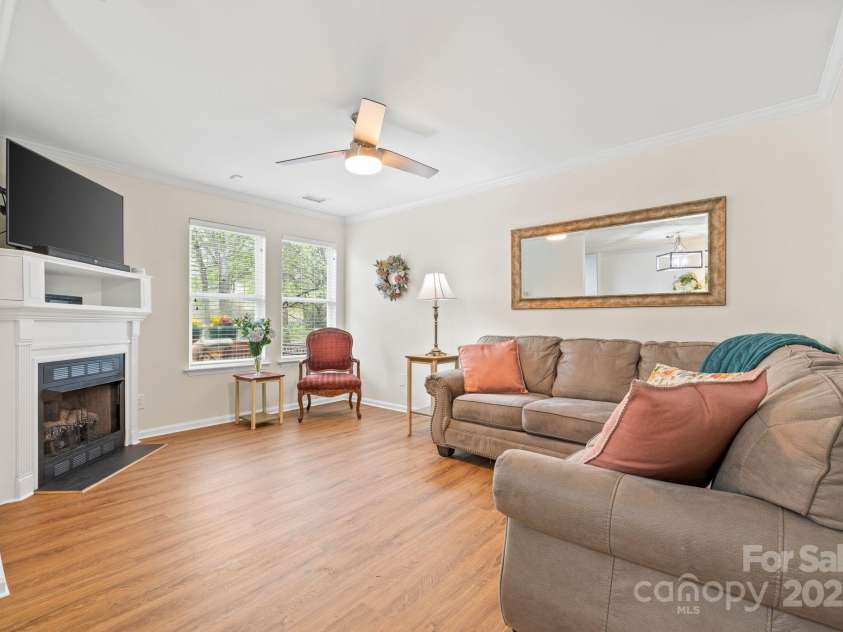 3414 Chagall Court, Charlotte, NC 28205.  MLS# CAR4242832, YatesRealty ID 11515. Living Room