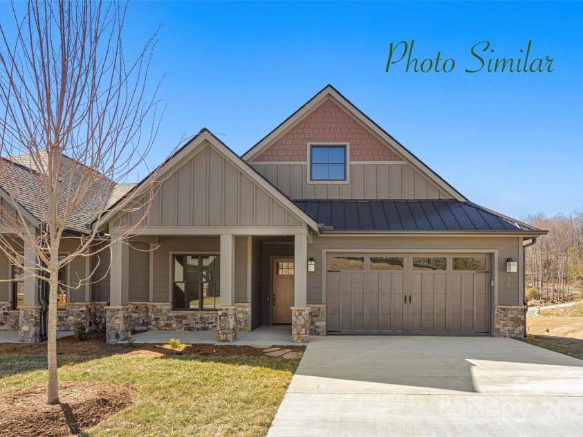 58 Chimney Chase Trail, Hendersonville, NC 28739.  MLS# CAR4239599, YatesRealty ID 11516. 