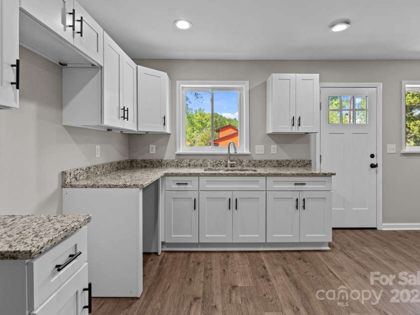 880 Legion Club Road, Salisbury, NC 28146.  MLS# CAR4247919, YatesRealty ID 11516. Kitchen