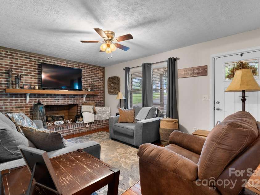 1664 Lafayette Avenue, Hudson, NC 28638.  MLS# CAR4254349, YatesRealty ID 11518. 