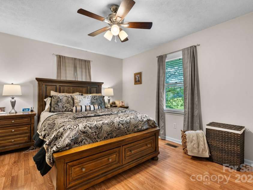 1664 Lafayette Avenue, Hudson, NC 28638.  MLS# CAR4254349, YatesRealty ID 11518. 