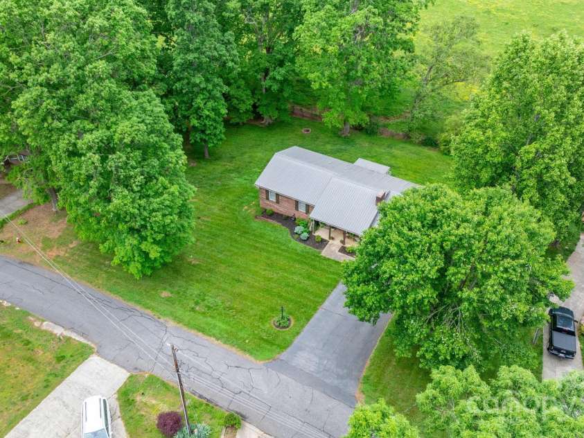 1664 Lafayette Avenue, Hudson, NC 28638.  MLS# CAR4254349, YatesRealty ID 11518. 